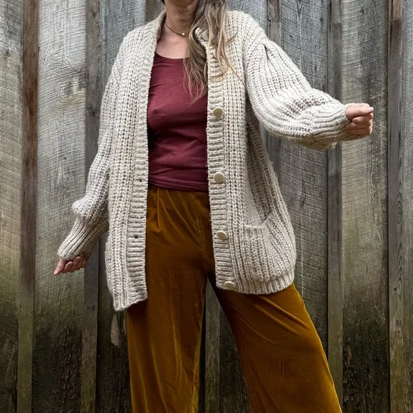 Super Chunky Vintage Cream Cardigan Sweater - Picture 2 of 13
